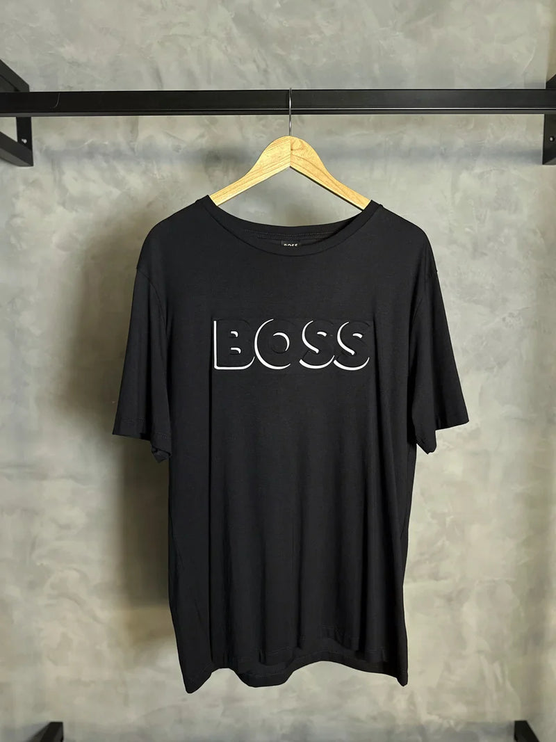 CAMISETA BOSS AUTO RELEVO DETALHE NO LOGO