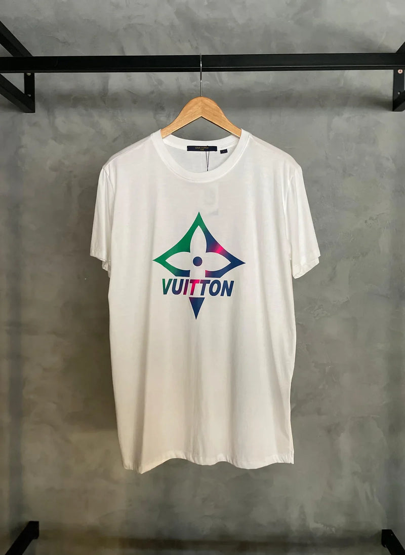 CAMISETA LOUIS VUITTON ESTAMPA VERDE ROSA E AZUL