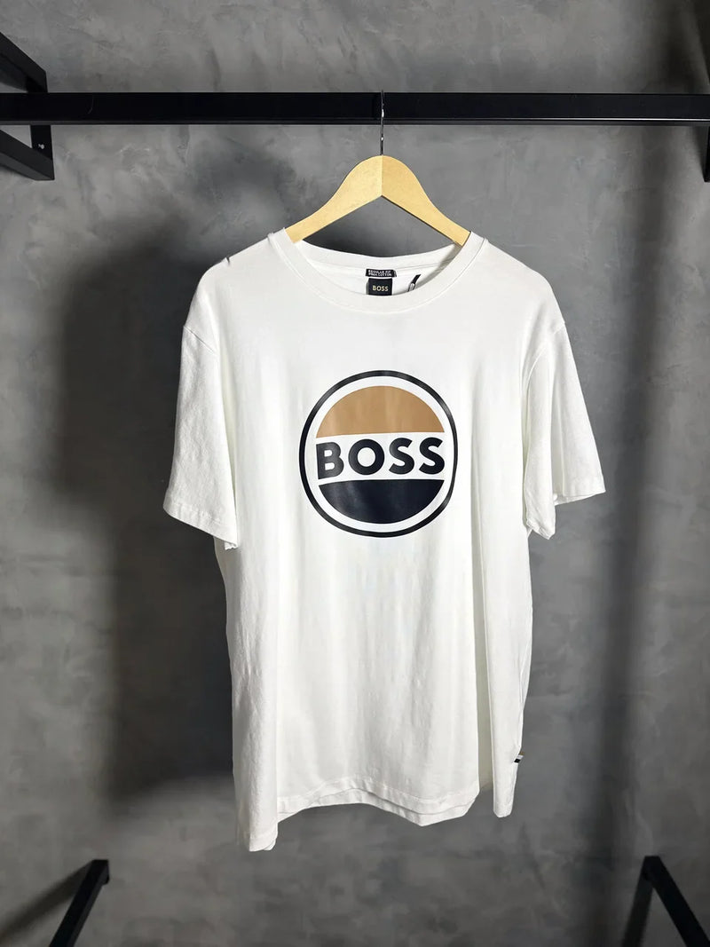 CAMISETA BOSS LOGO REDONDO MARROM/PRETO