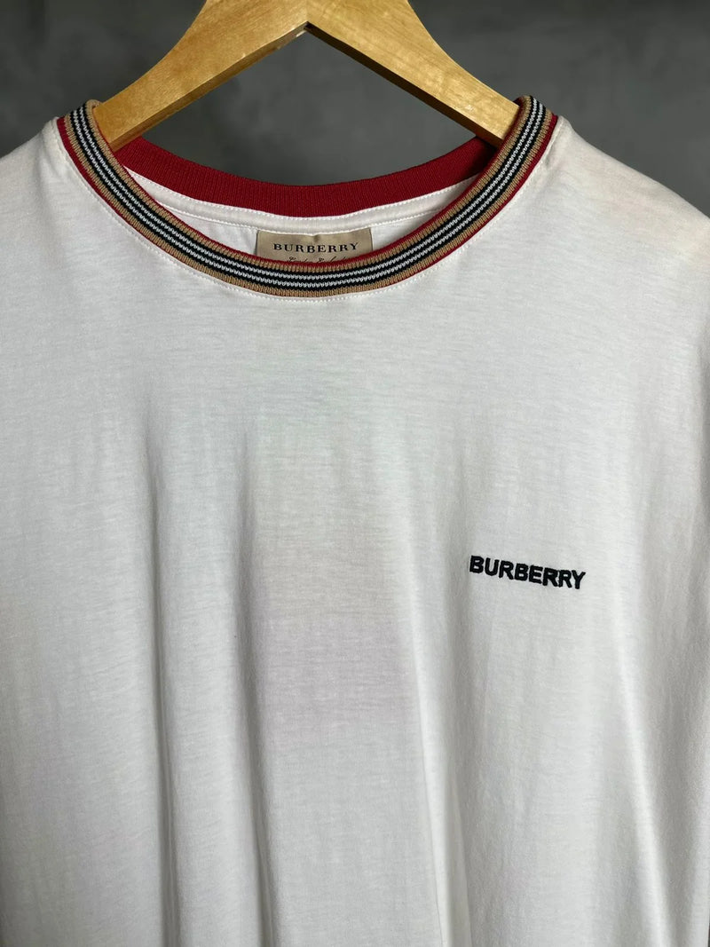 CAMISETA BURBERRY ESTAMPA BORDADA