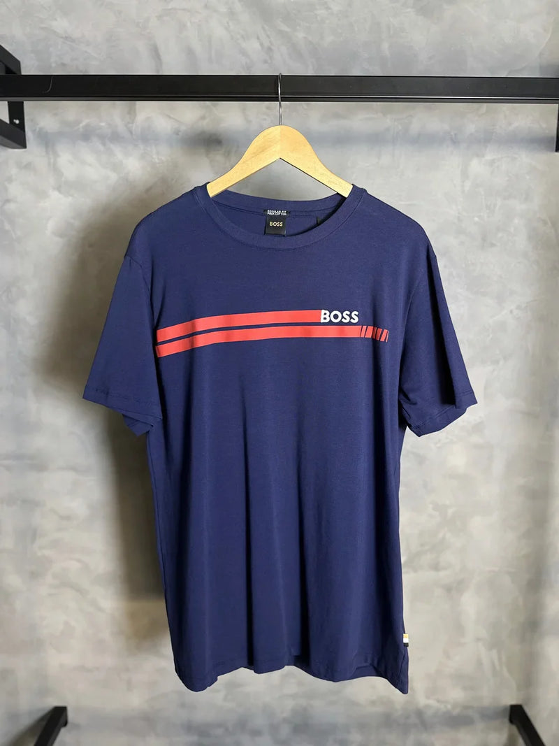 CAMISETA BOSS LOGO BORDADO COM FAIXA VERMELHA