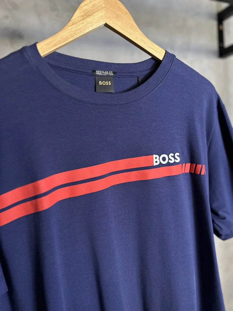 CAMISETA BOSS LOGO BORDADO COM FAIXA VERMELHA