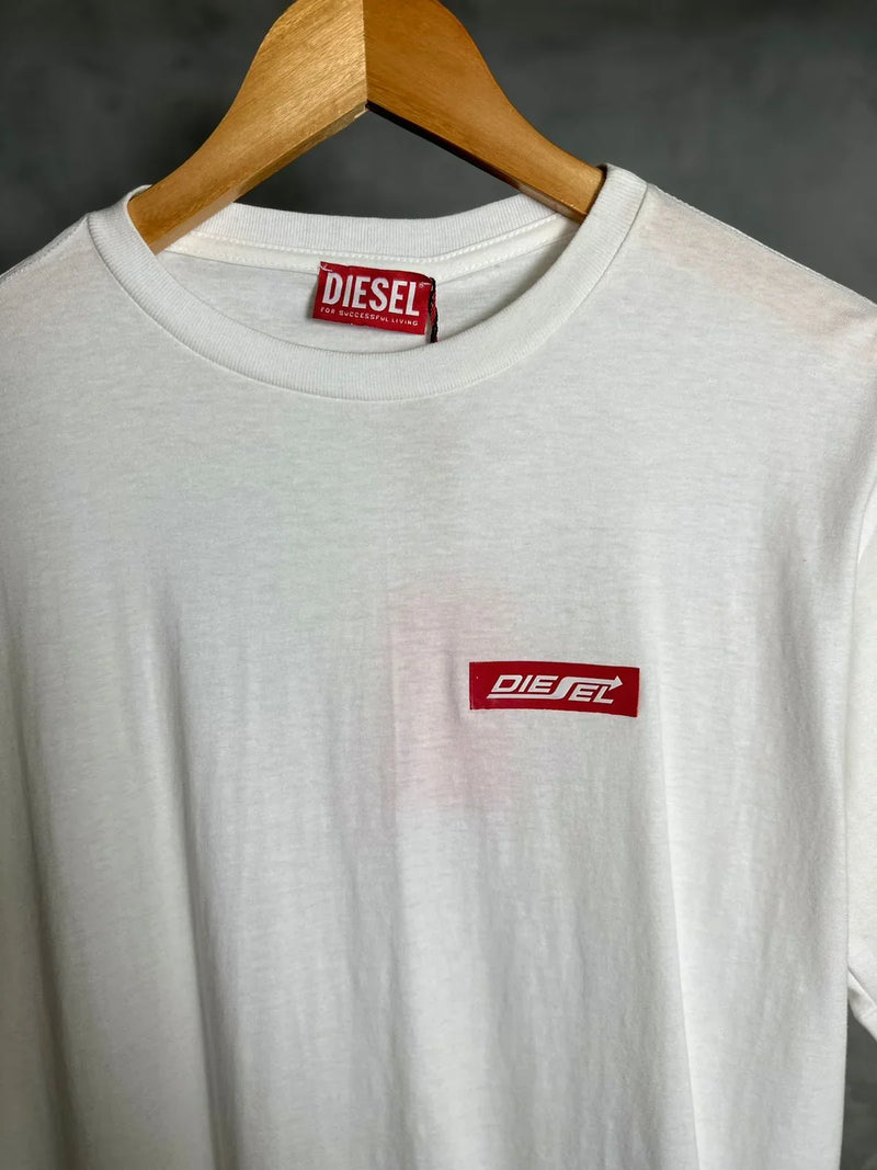 CAMISETA DIESEL LOGO EMBORRACHADO PEQUENO