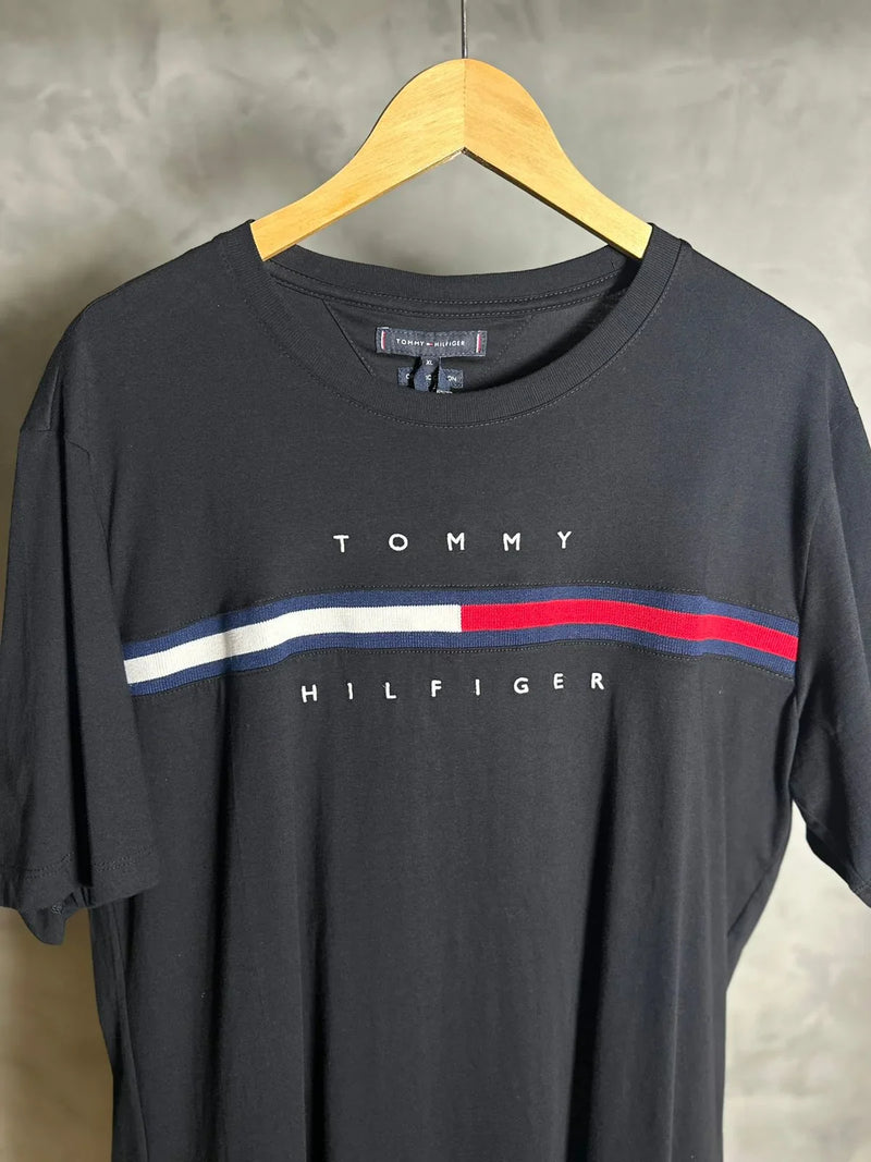 CAMISETA TOMMY HILFIGER COM FAIXA CLASSICA